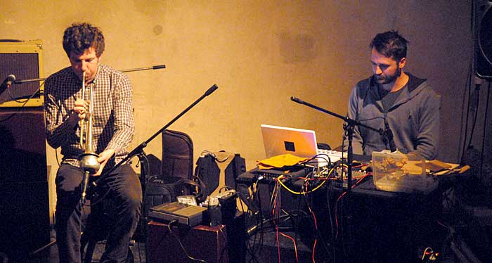 Hi Fi/Lo Noise Hi Fi/Lo Noise